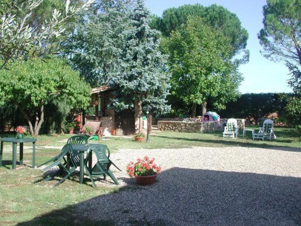 Casale Il Colombaio Di Toiano Guest House Valli Luaran gambar