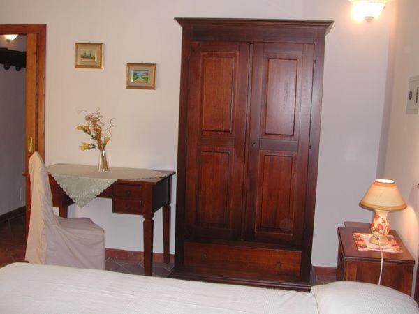 Casale Il Colombaio Di Toiano Guest House Valli Luaran gambar