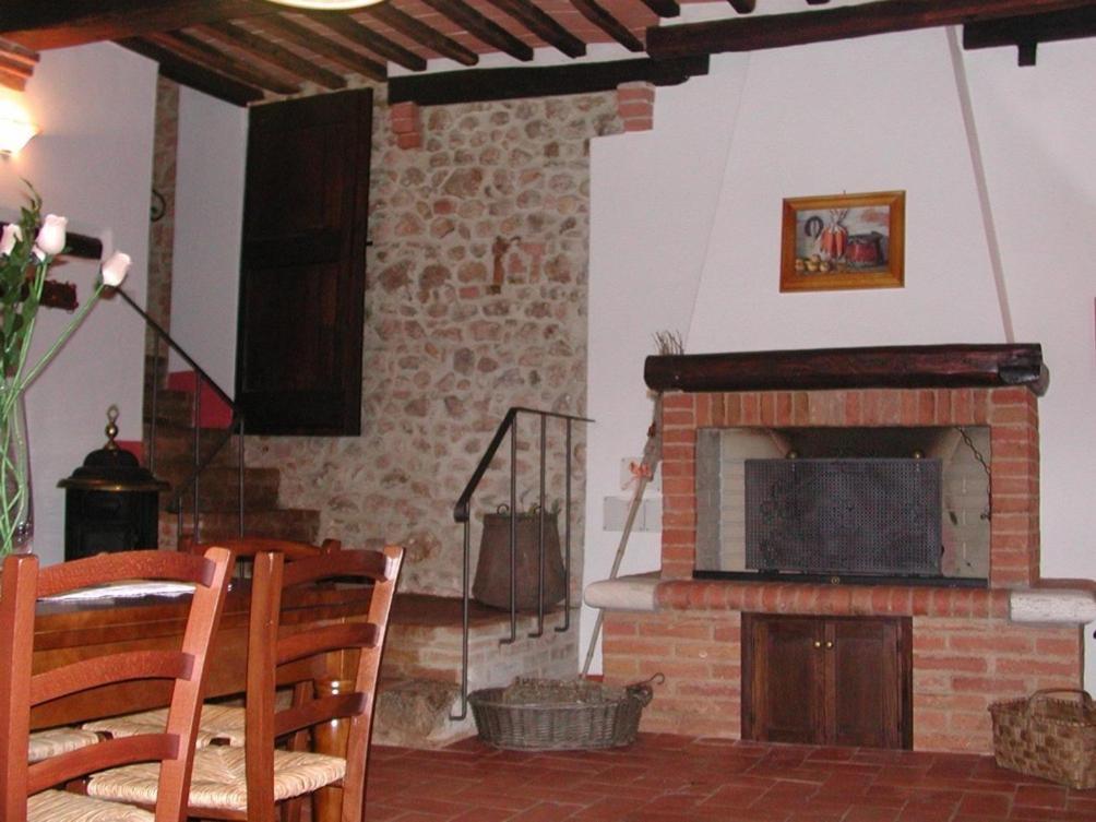 Casale Il Colombaio Di Toiano Guest House Valli Bilik gambar