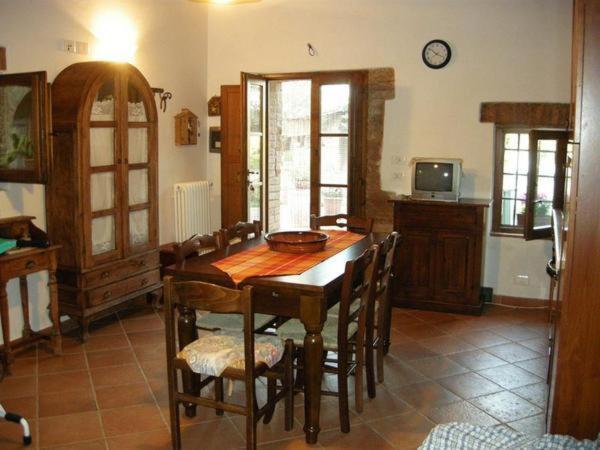 Casale Il Colombaio Di Toiano Guest House Valli Luaran gambar