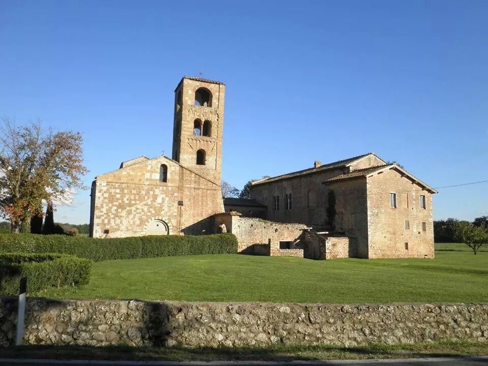 Casale Il Colombaio Di Toiano Guest House Valli Luaran gambar